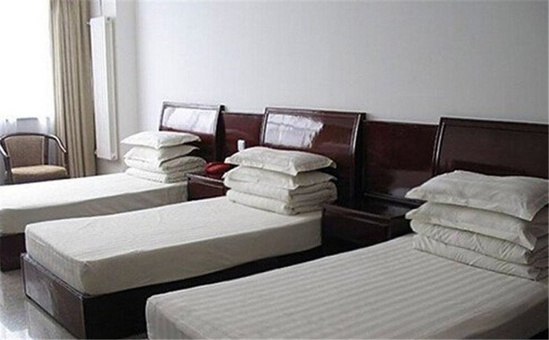hotelPic
