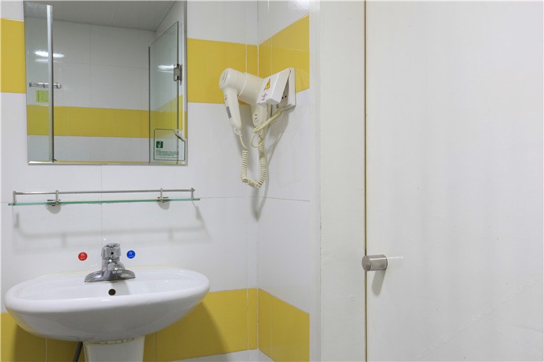 hotelPic
