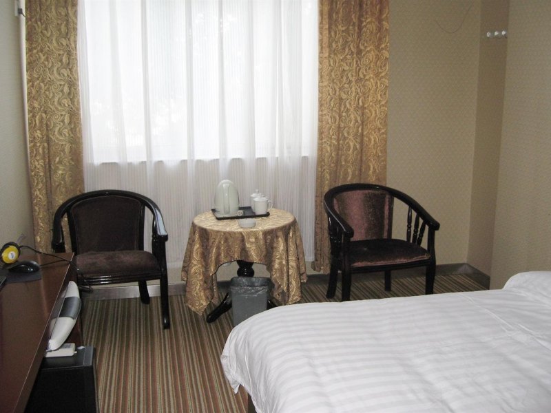 hotelPic