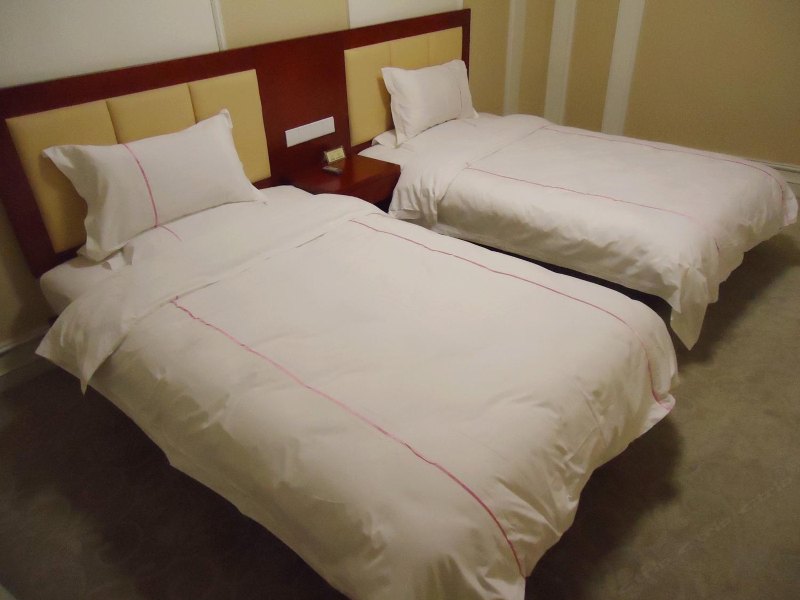 hotelPic