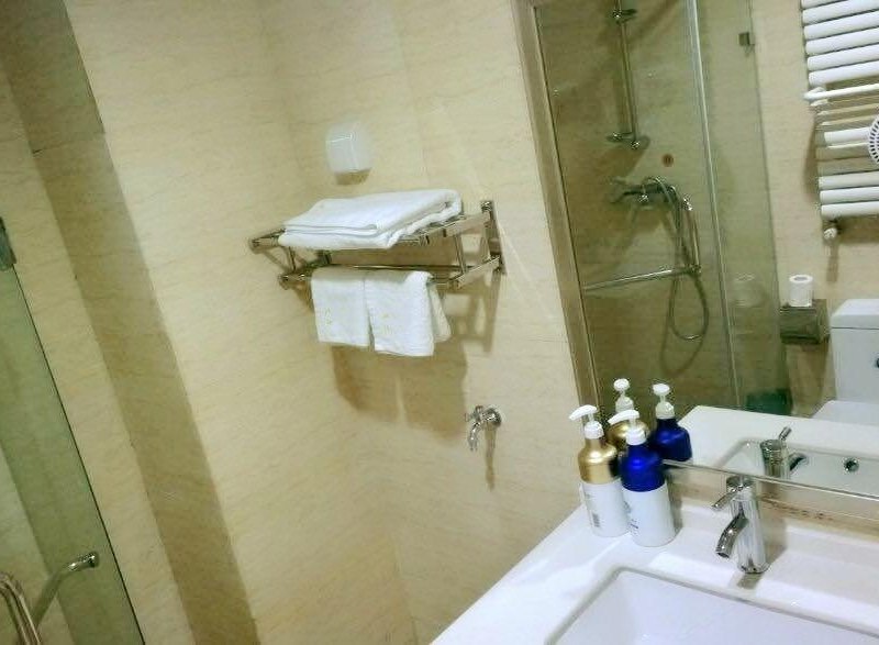 hotelPic