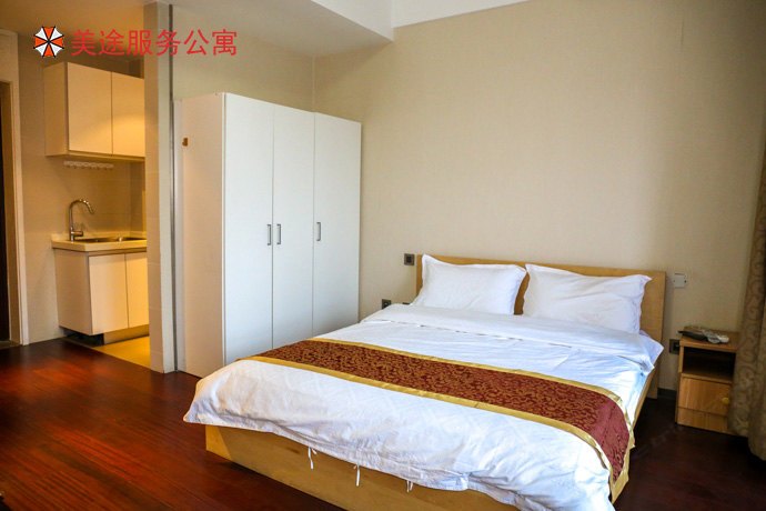 hotelPic