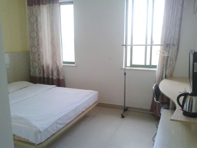 hotelPic