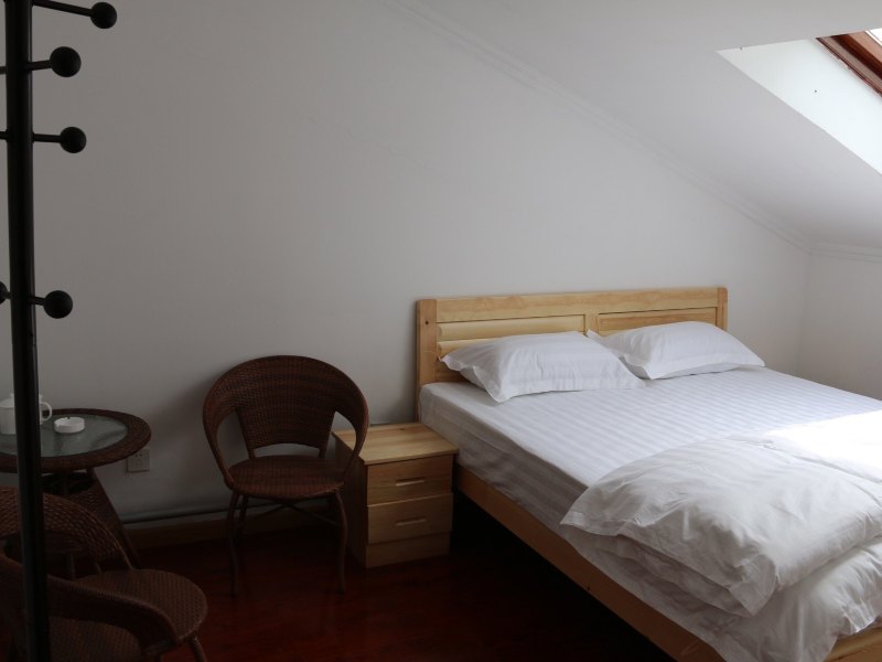 hotelPic