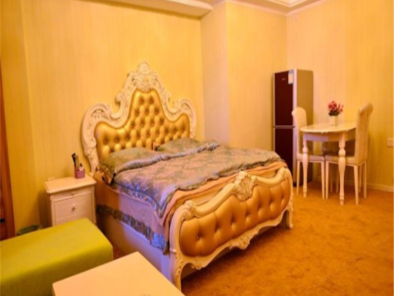 hotelPic