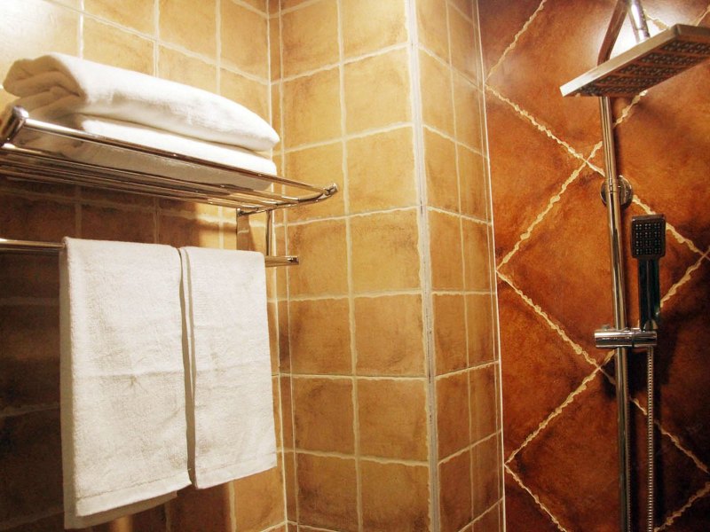 hotelPic