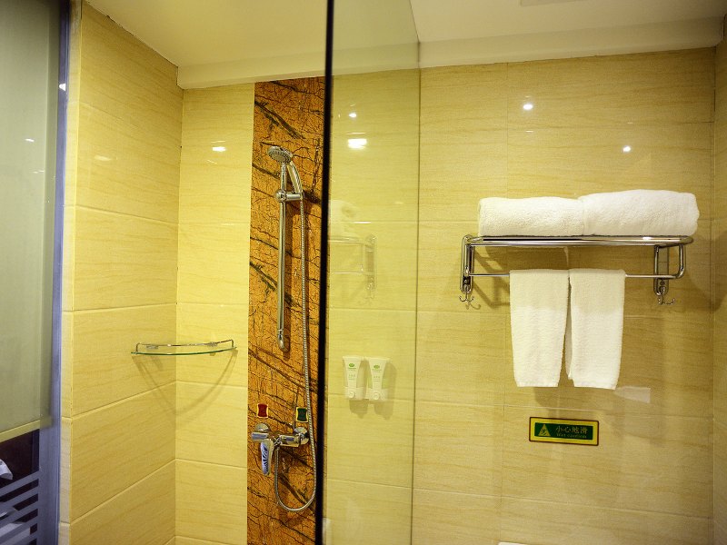 hotelPic