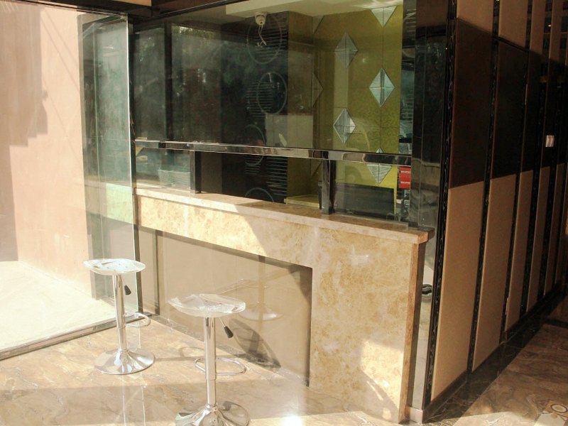 hotelPic