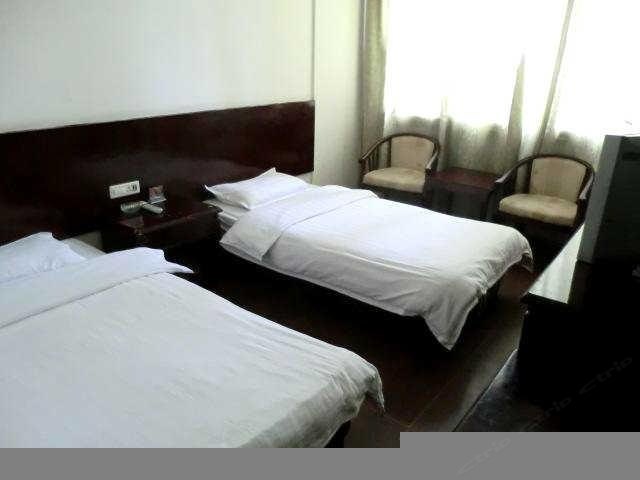 hotelPic