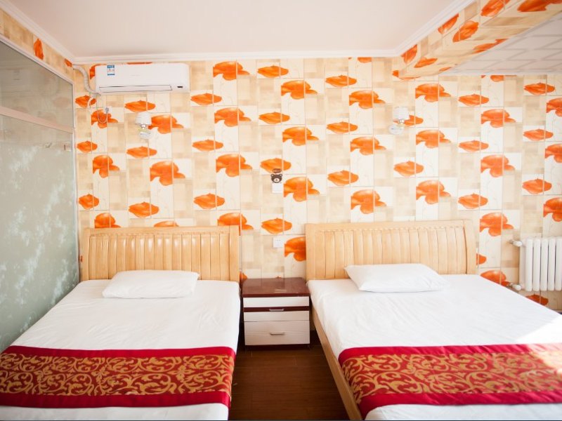 hotelPic