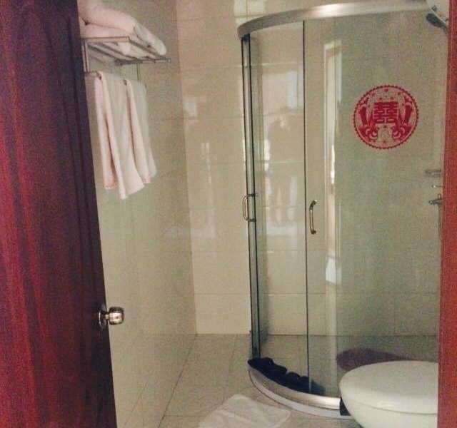 hotelPic