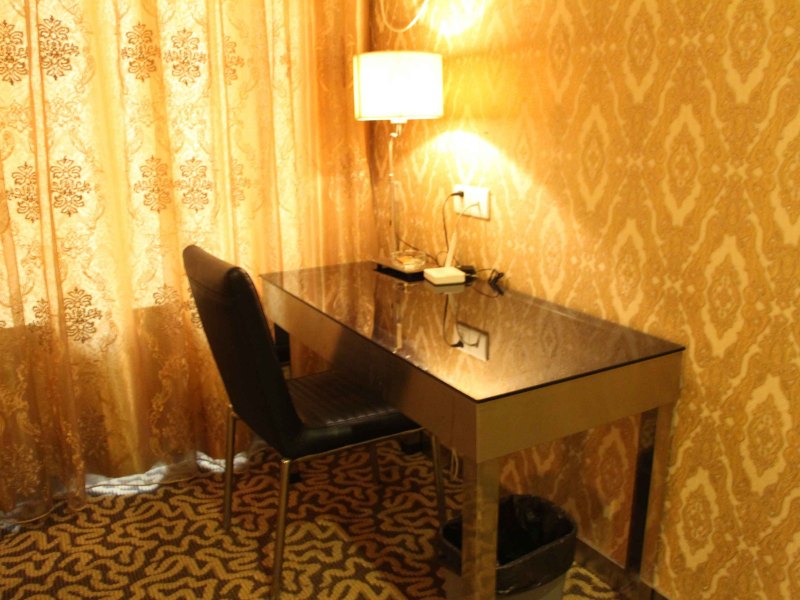 hotelPic