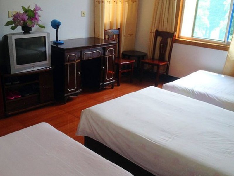 hotelPic