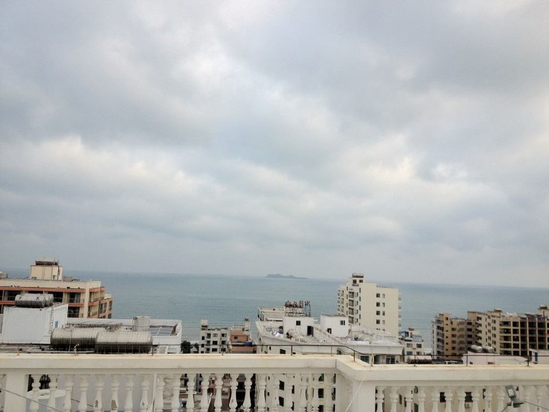hotelPic