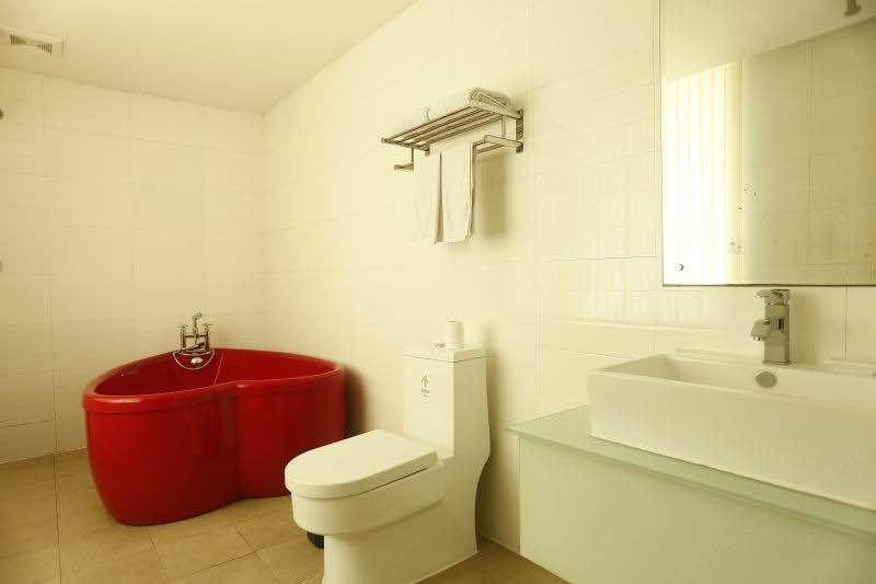 hotelPic