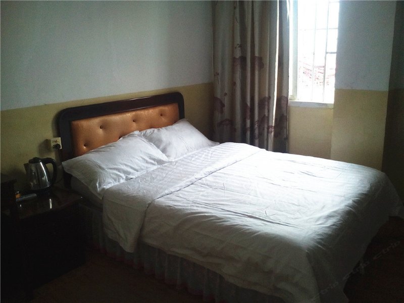 hotelPic