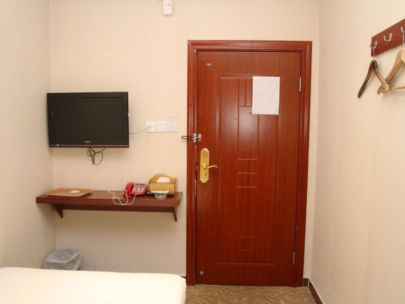 hotelPic
