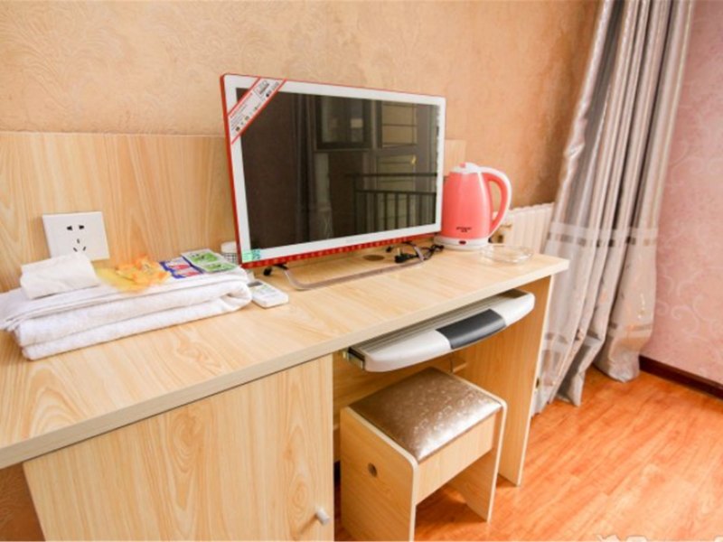 hotelPic