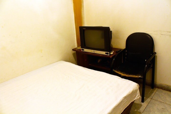 hotelPic