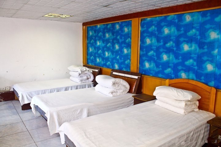 hotelPic