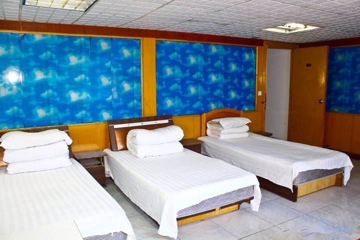 hotelPic