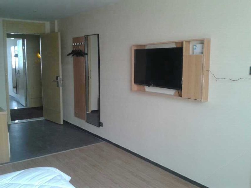 hotelPic