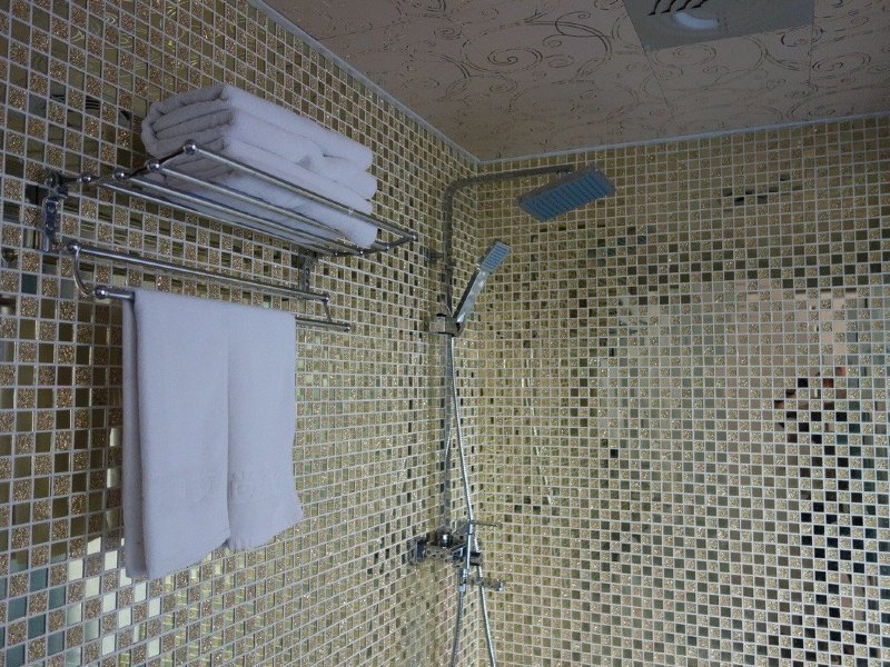 hotelPic