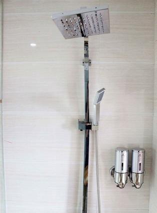 hotelPic