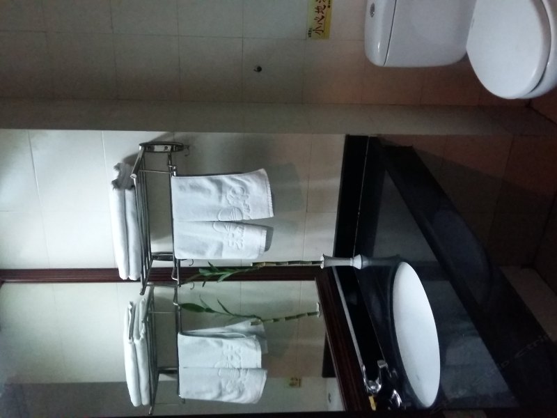 hotelPic