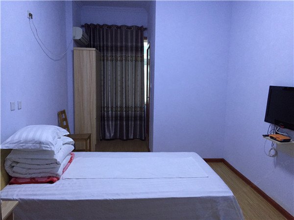 hotelPic