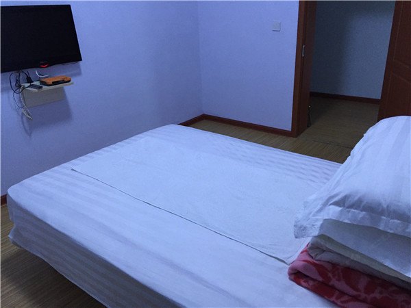 hotelPic