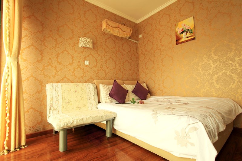 hotelPic