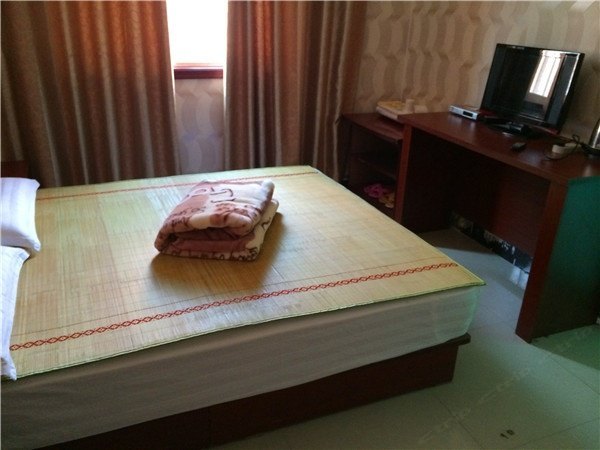hotelPic