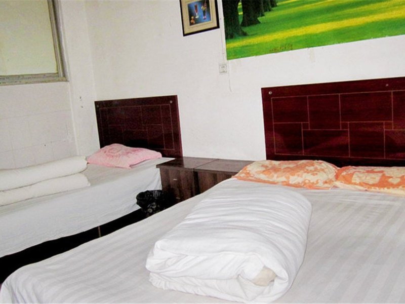 hotelPic