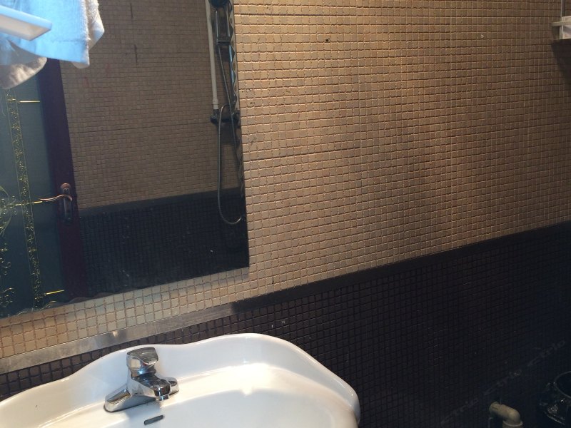 hotelPic