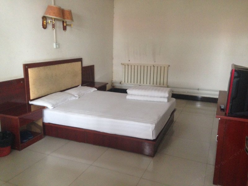 hotelPic