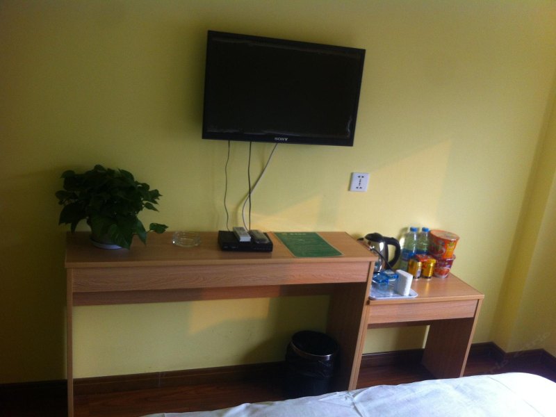 hotelPic