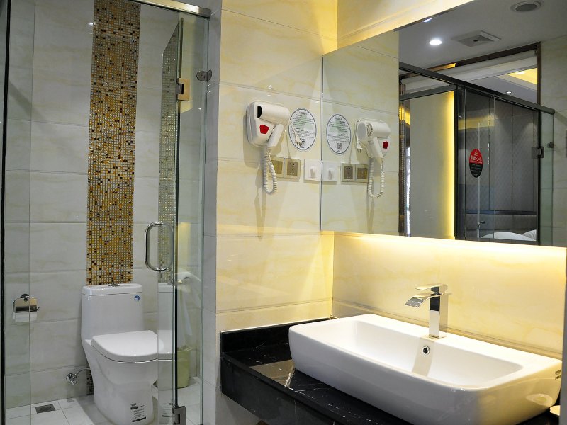 hotelPic
