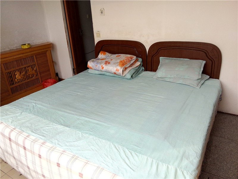hotelPic