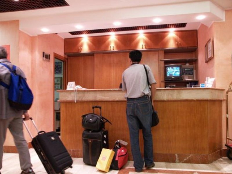 hotelPic