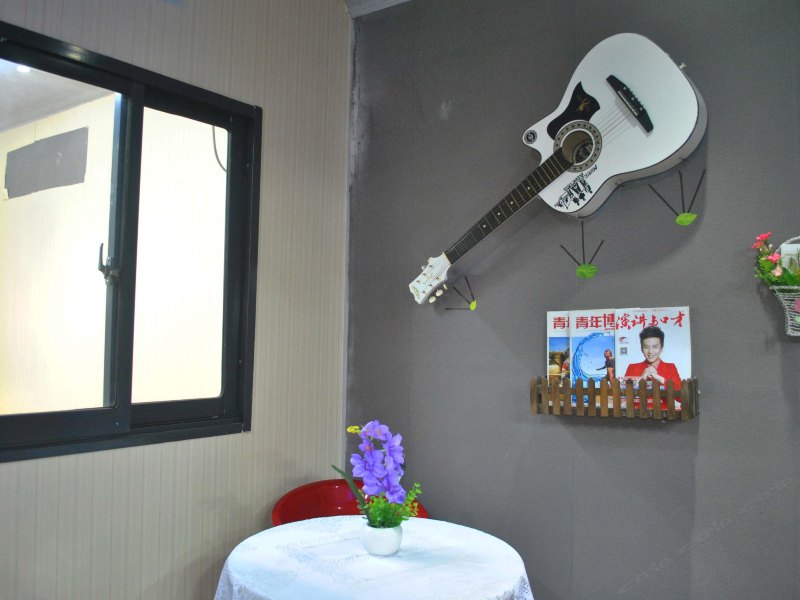 hotelPic