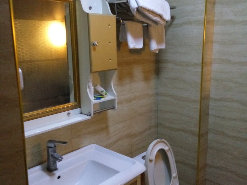 hotelPic