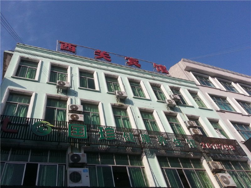 hotelPic