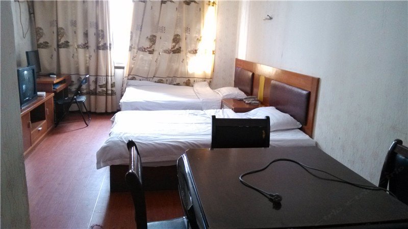 hotelPic