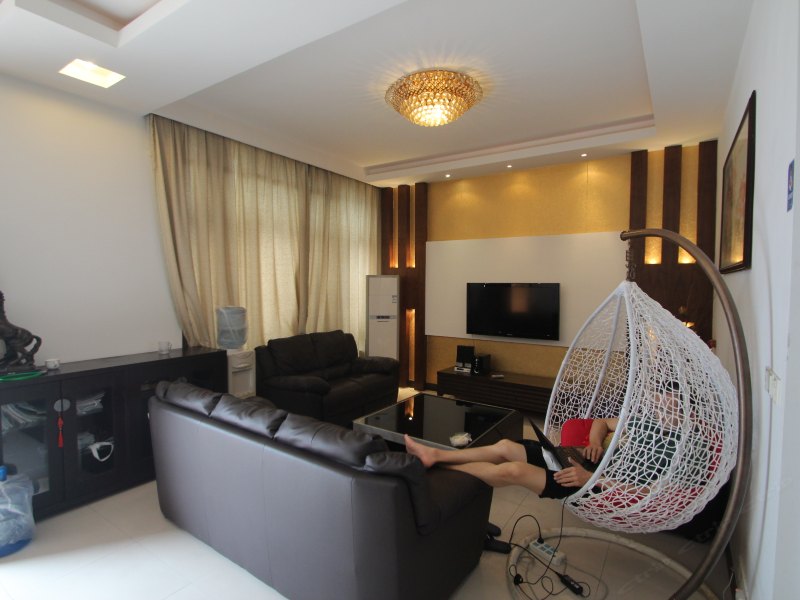 hotelPic