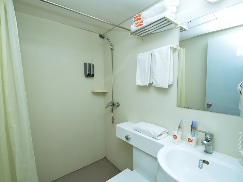 hotelPic