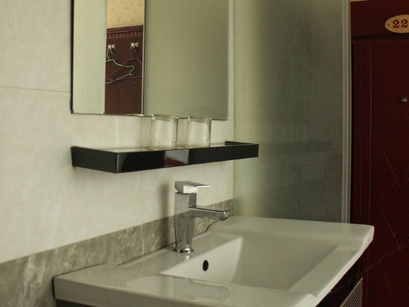 hotelPic