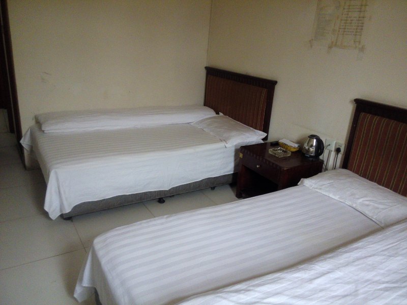 hotelPic