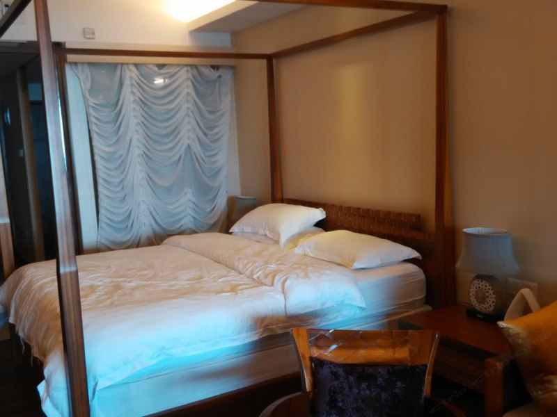 hotelPic