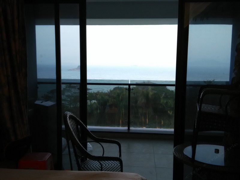 hotelPic